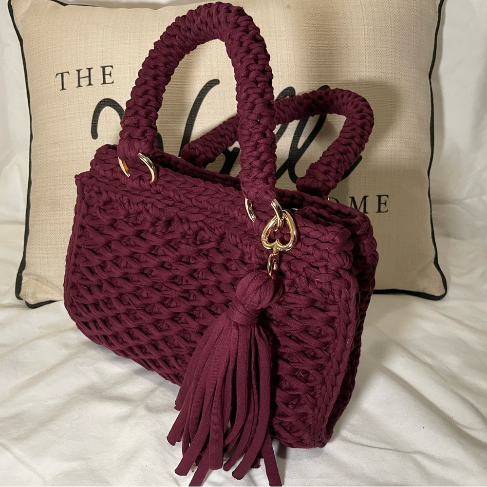 Handmade honeycomb pattern handbag - Picture 3 of 11
